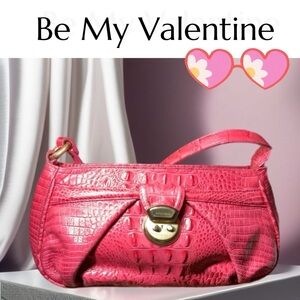 BRAHMIN Hot Pink croc embossed leather bag gold tone Zipper & adjustable strap